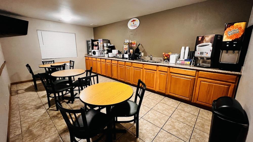 Super 8 By Wyndham Fremont Ne Motel Eksteriør billede