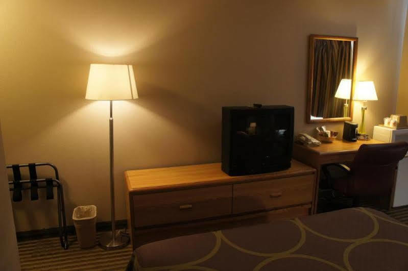 Super 8 By Wyndham Fremont Ne Motel Eksteriør billede